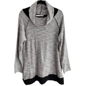 Aventura | Gray & Black Shaylee Cowl-Neck Long Sleeve Tunic Top